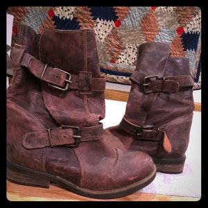 Steve Madden caveat booties